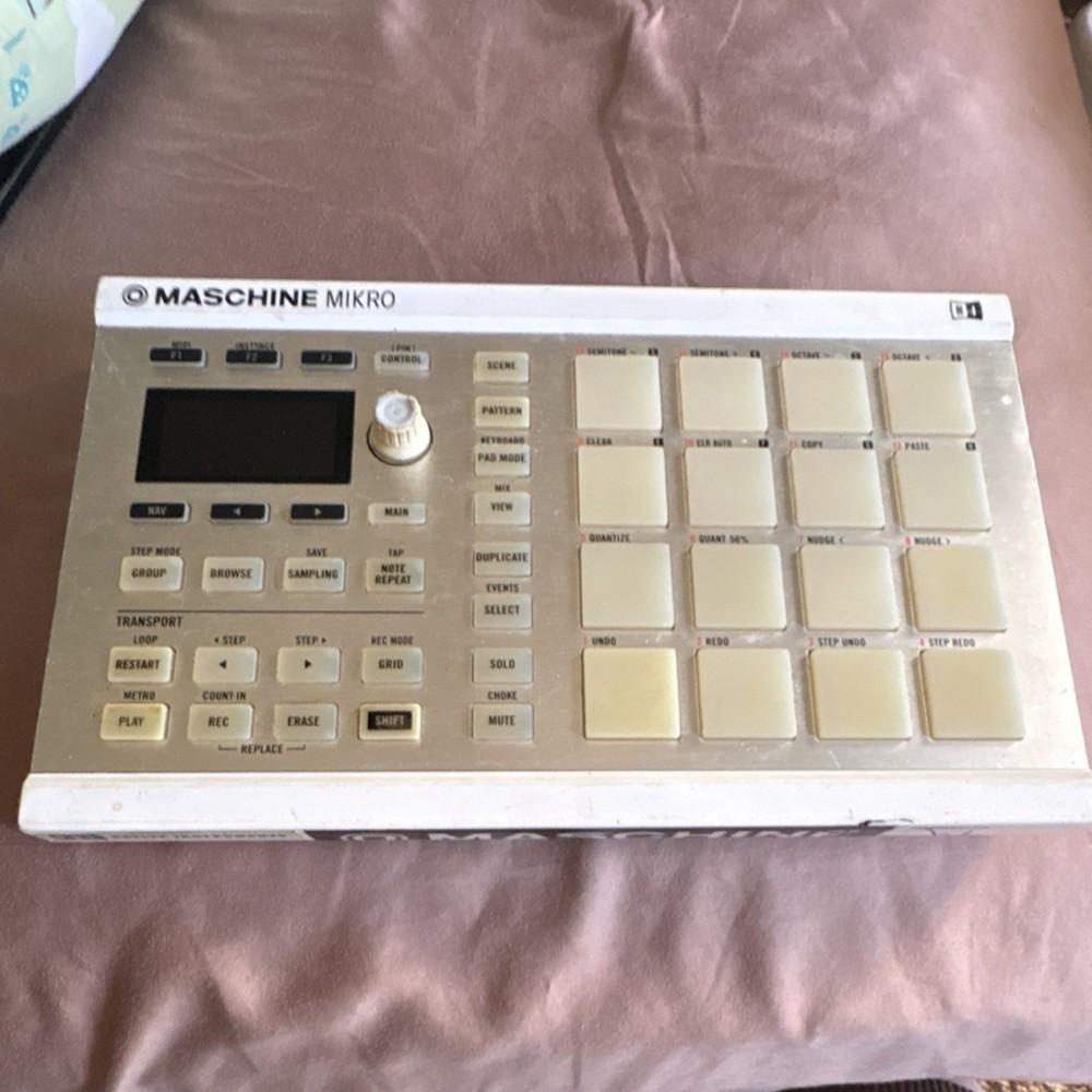 Native Instruments Maschine Mikro MK2 White Sampler & Sequencer, 16 Pads