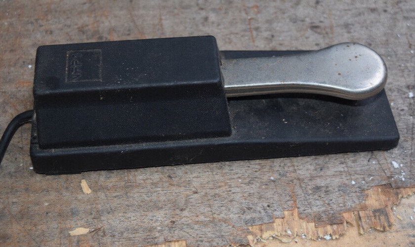 VFP-1-25 Single Piano-Style Sustain Pedal with Polarity Switch Made in Italy