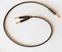 Stereo 6.3mm (1/4“) TRS to Dual 6.3mm 1/4“ TS – Mogami cable w/ Neutrik plugs