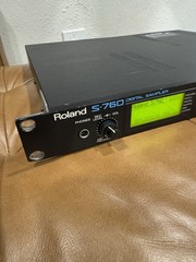 VINTAGE ROLAND MODEL S-760 DIGITAL SAMPLER