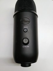 Blue Yeti Blackout USB Condenser Microphone No USB Cable Included (GO1066657)