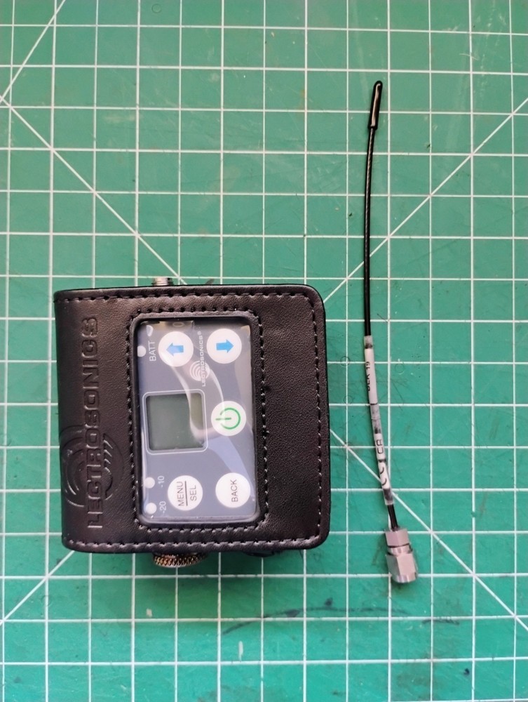 Lectrosonics SMDWB-A1 Digital Hybrid Wideband Beltpack Transmitter Dual Battery