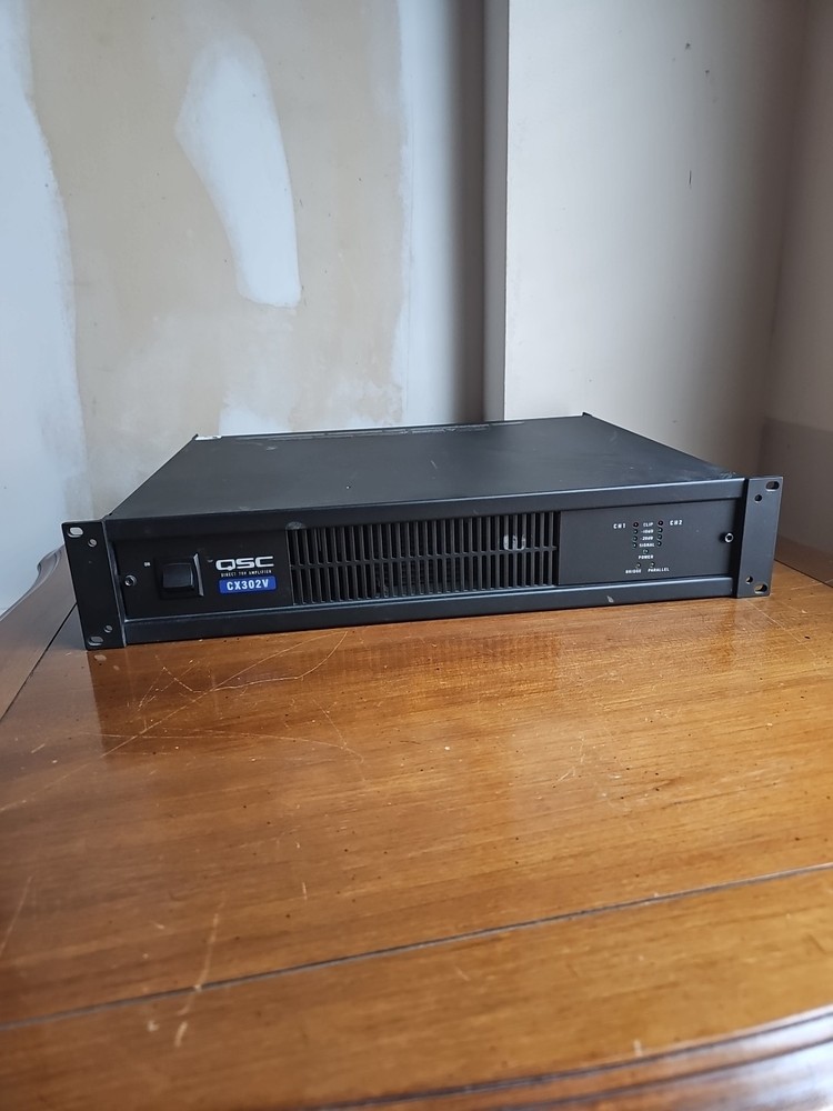 QSC CX302V Professional Power Amplifier 2-Channel, XLR