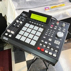 AKAI Professional MPC2500 Sampler Drum Machine 128MB DVD Drive OS 1.22 w/ Case