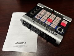 ZOOM V3 Multi-Effects Vocal Processor
