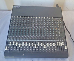 Mackie 1604-VLZ PRO 16 Channel Analog Mixer Completelytested(See Description)