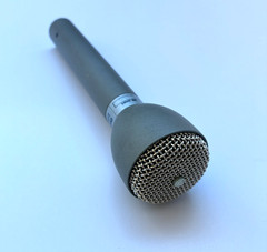 Electro Voice 635A Dynamic Omni-Directional microphone, w/case, box, mount