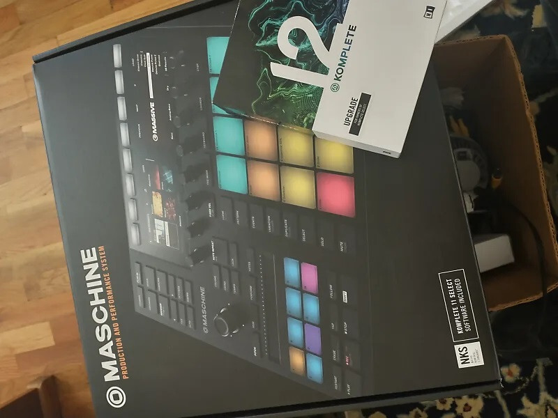 Native Instruments Maschine Mk3 with Komplete 12