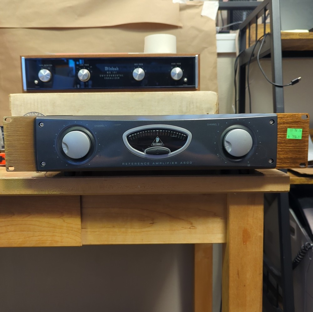 BEHRINGER A500 Professional 2-Channel Reference Amp