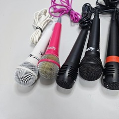 Lot of 15 Wired Microphones – Various Models, Used Condition