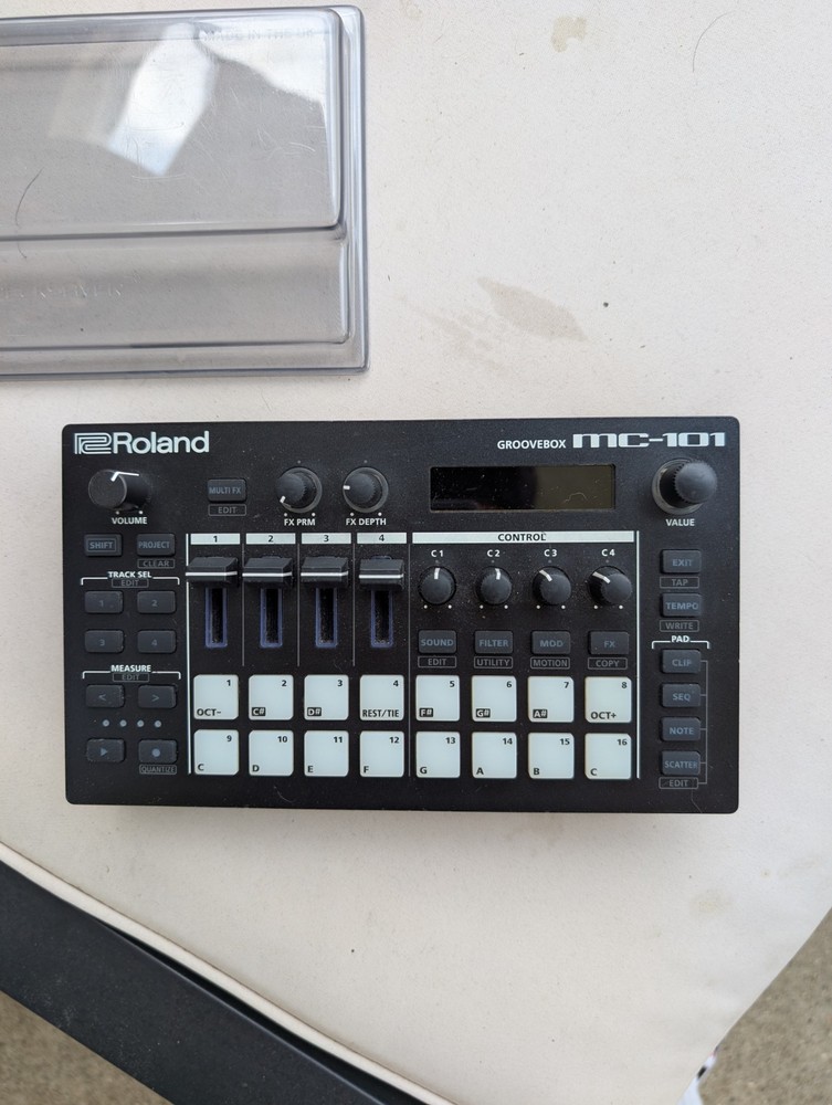Roland MC101 4 Tracks Groovebox Sequencer