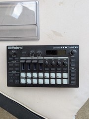 Roland MC101 4 Tracks Groovebox Sequencer