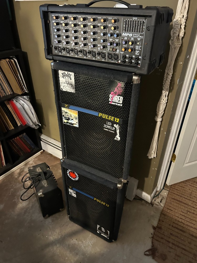 Yorkville MP8 Powered Mixer + Pair of Pulse 12 Monitors – Great Condition