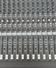 Mackie 32-8 8-Bus Audio Mixing Console w/ 220W Power Supply