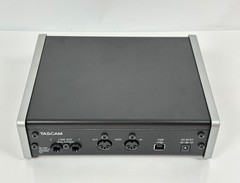 TASCAM Audio Interface US-2×2 USB MIDI AUDIO INTERFACE