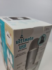 BRAND NEW – Blue Yeti – Professional USB Microphone – 988-000103 – Silver