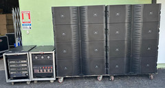 (8) JBL VTX-V25-11 LINE ARRAY W/ TRANSPORT CART AND CROWN AMP RACKS (THS)