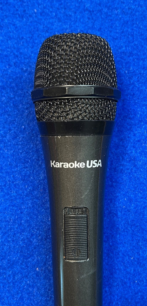 Wired Microphone/Mic by Karaoke USA, (Black) – Unidirectional Dynamic