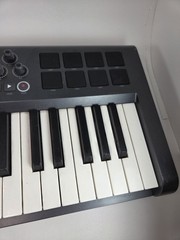 M-Audio Axiom 25-Key Semi-Weighted USB Midi Keyboard Controller No Power Cord