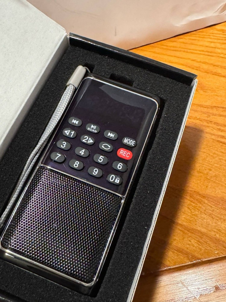 Portable Radio,Small FM Radios Walkman,Pocket Size