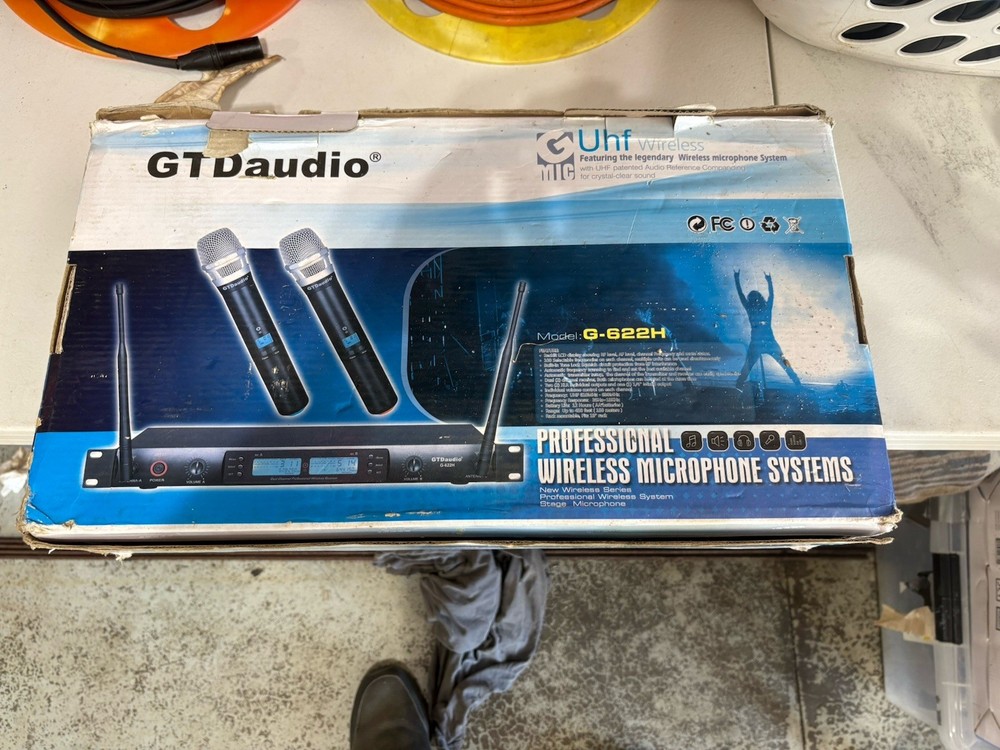 GTDaudio G-622H 2×100 Channel UHF Wireless Microphone System