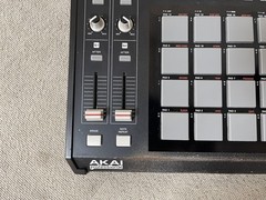 AKAI Professional MPC2500 Music Production Center 128MB RAM Sampler Sequencer
