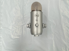 Blue Yeti USB Professional Microphone Recording Streaming Used No Wires Free S+H