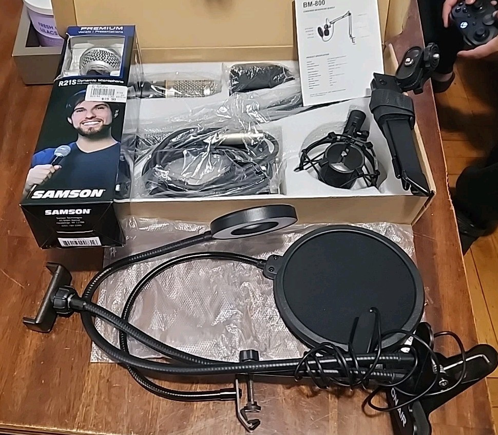 ZINGYOU Condenser Microphone Bundle, With Extras