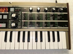 Korg microKORG 37-Key Synthesizer Vocoder w/ Gooseneck Microphone Effects