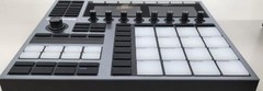 NATIVE INSTRUMENTS MASCHINE+ PLUS Standalone Production w/ Box Adapter MG01 9.0