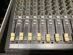 Mackie CFX20 20 Ch Live Sound Mixer With Fx W/ Hardshell Road Case