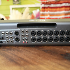 Zoom LiveTrak L-20R Rackmount Digital Mixer Recorder 20ch 22Input L20R