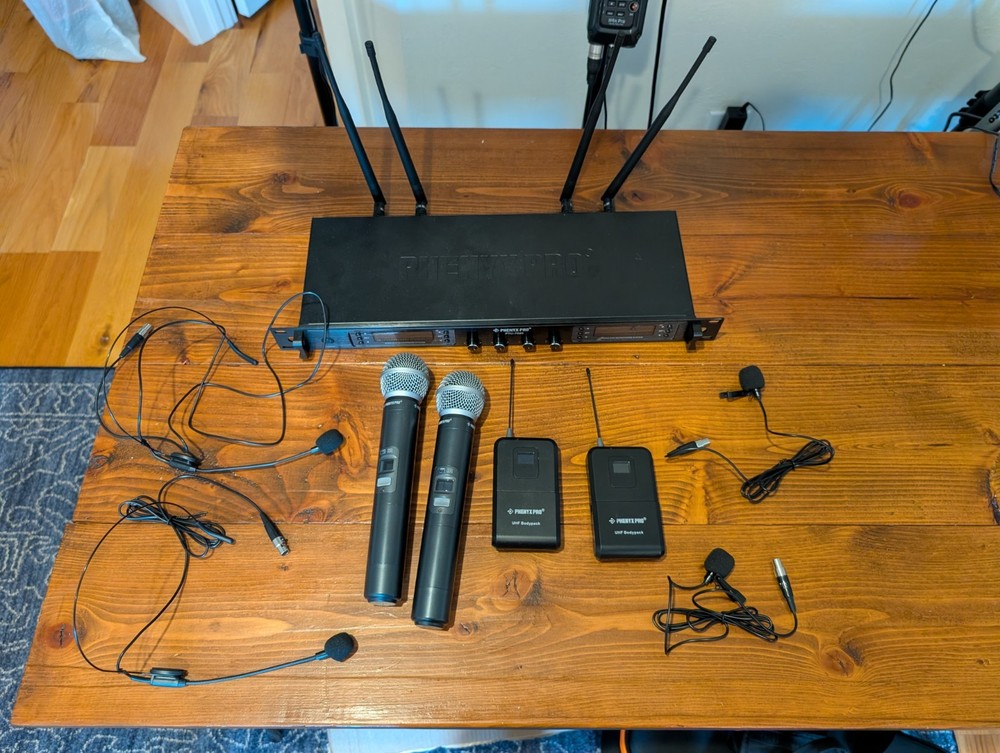 Phenyx Pro 4-Channel Wireless Microphone System w/Auto PTU-7000-2H2B, Black