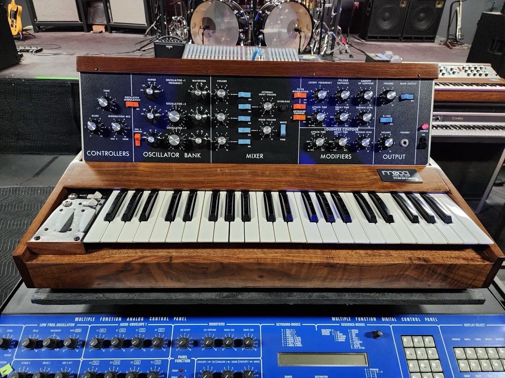 minimoog model d