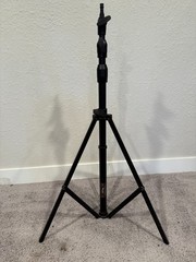 Red Wing Business Tripod DJ Party Adjustable Pole Powered Speaker Stand
