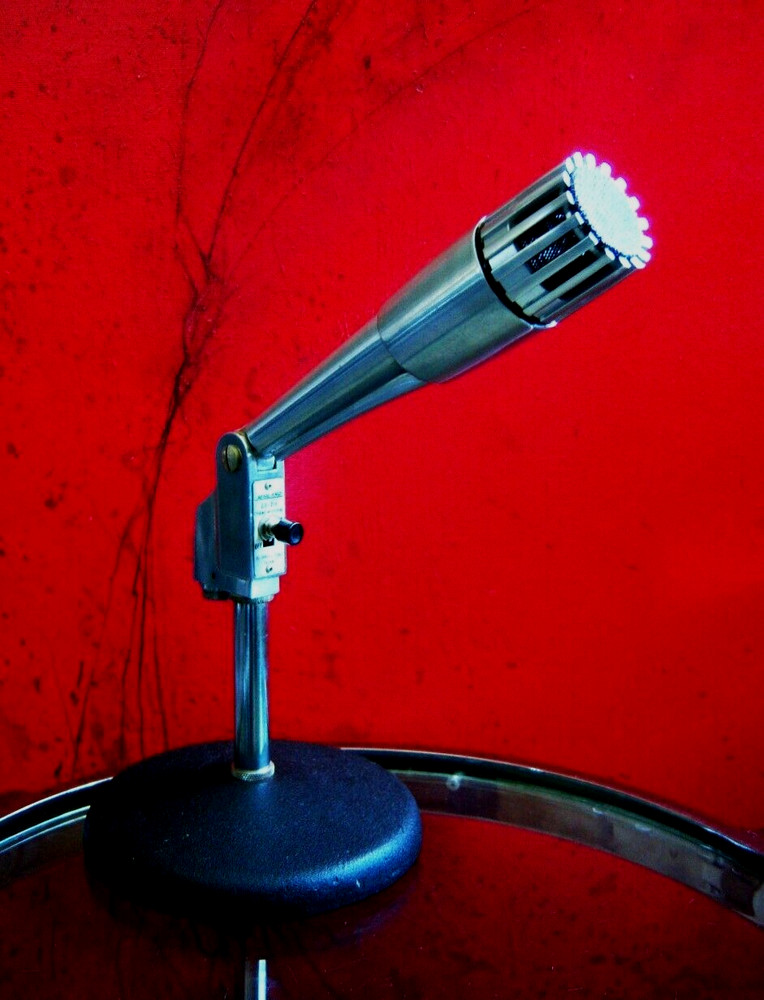 Vintage 1960’s Midland 22-211 dynamic microphone w stand Calrad Lafayette # 1