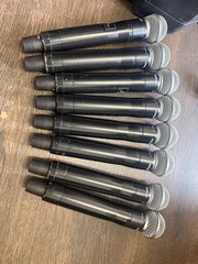 8ch Shure AXT400 A 470-698MHz Dual Wireless (1) SBRC (8) AXT200/SM58 (8) AXT100