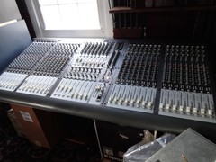 Mackie Onyx 3280 Mixing Console….Good Condition