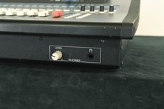 Yamaha LS9-32 32-Input Digital Mixing Console CG01SHA