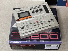 YAMAHA SU200 Sampling Unit 8 Pad Sampler Loop Remix Effects w/Box Manual Tested
