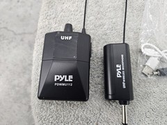 Pyle UHF Wireless Microphone System Kit LED Digital Display Screens PDWMU112