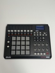 Akai MPD32 USB/MIDI Pad Control Unit With 16 Pads Sliders & Knobs