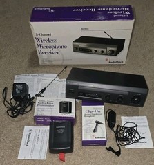 Radio Shack 8-Channel Wireless Microphone Receiver w Audio Link Transmitter, Mic