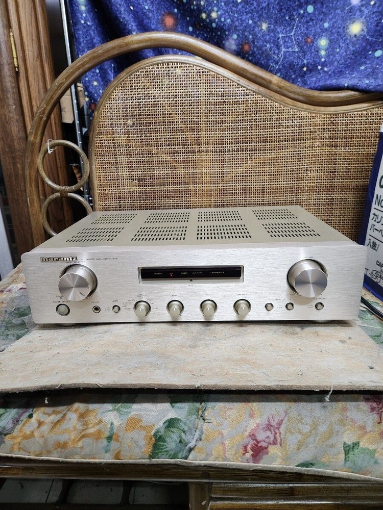 Marantz PM-4001 Intergrated Amplifier 100V 60/50Hz 100W Made in 2005 Silver