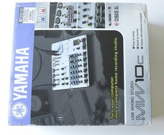 Yamaha MW10 USB Mixing Console 10-Channel Phantom Power Studio Desktop Mixer