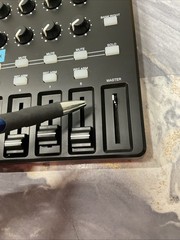 Akai MIDIMIX USB MIDI Controller – Black