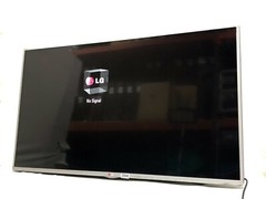 LG 47LB5900-UV 47″ 120HZ LED Backlit TV W/Remote #2848 #2849 (One)