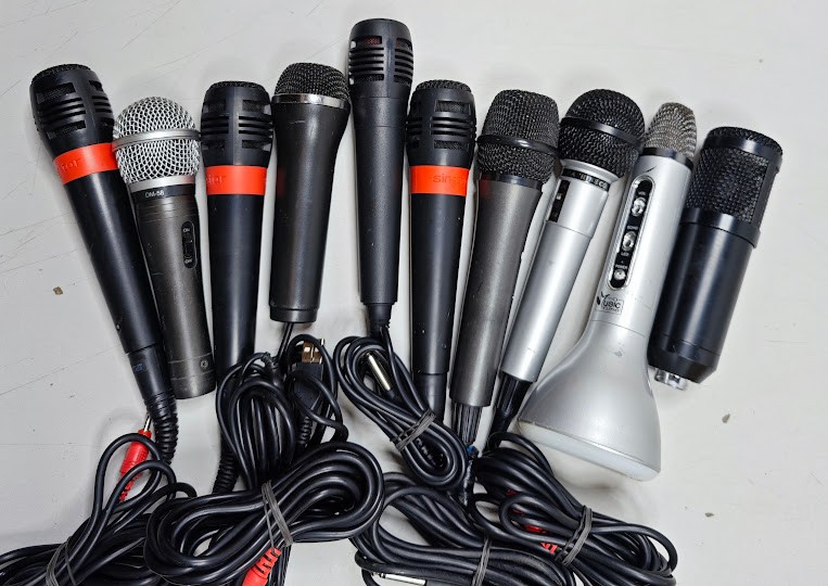 Lot of 10 Mixed Microphones – Untested, Various Models & Colors, Used