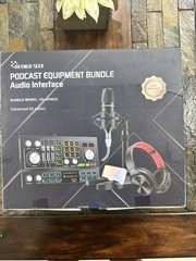 Hayner-seek Podcast Equipment Bundle Audio Interface