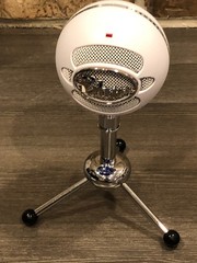 Blue Snowball USB Condenser Microphone with Accessory Pack (White)